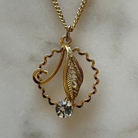 Delicate Vintage Pakula Necklace & Post Earrings Set in Original Box - Picture 3 of 5